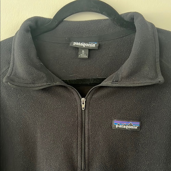 Patagonia Women’s Black Quarter Zip Pullover XL - Picture 3 of 5